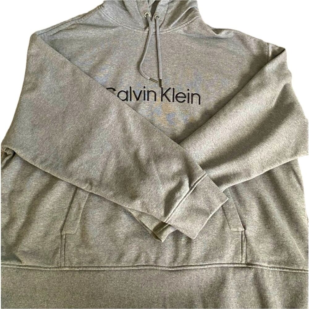EUC Gray Calvin Klein Embroidered logo kangaroo pocket heavyweight hoodie